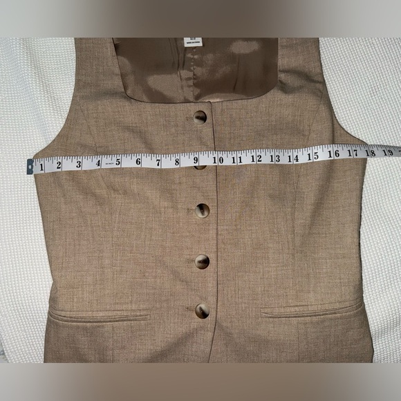 Rachel Zoe Tailored Vest Beige Square Neck Button Front Sleeveless Size 8 - Picture 7 of 12